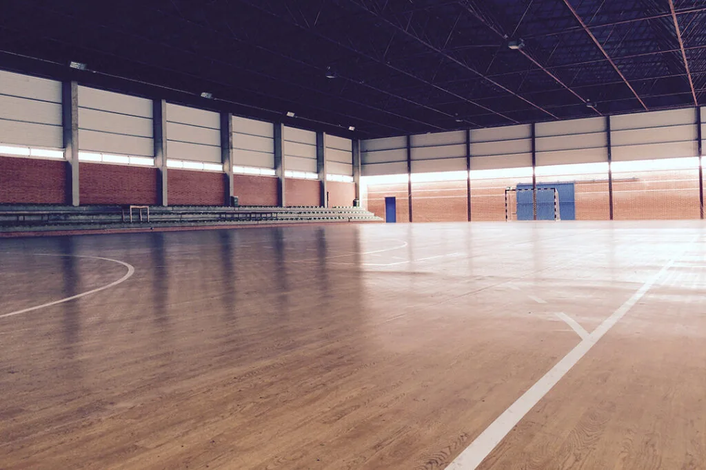 Pabellón y piscina de Torrellano · 3