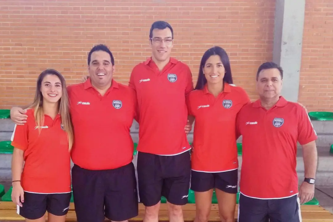Entrenadores de Handball Academy en el pabellón