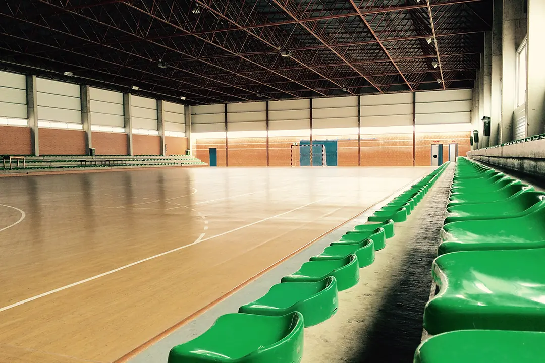 Pista cubierta del pabellón de Torrellano